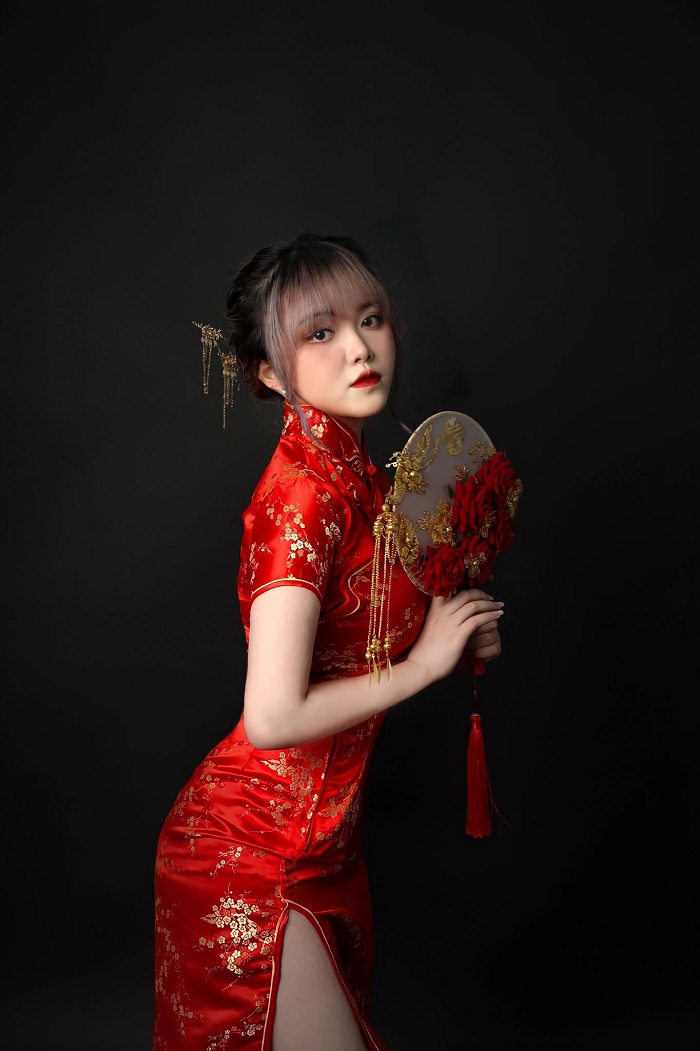 hùy Dung với hình ảnh cô gái Trung Hoa