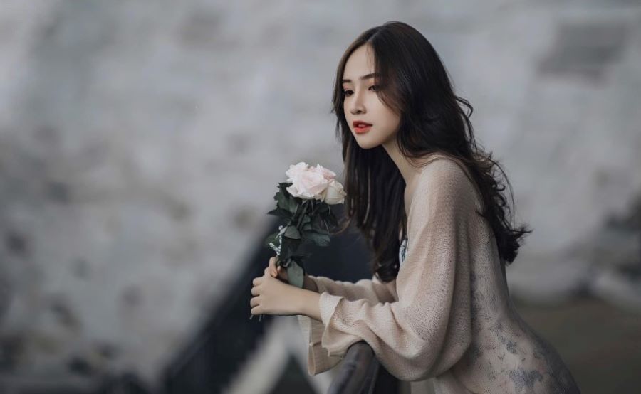 Hãy chiêm ngưỡng vẻ đẹp ngọt ngào và quyến rũ của hotgirl Vân Anh Nguyễn qua hình ảnh đầy màu sắc và trẻ trung.