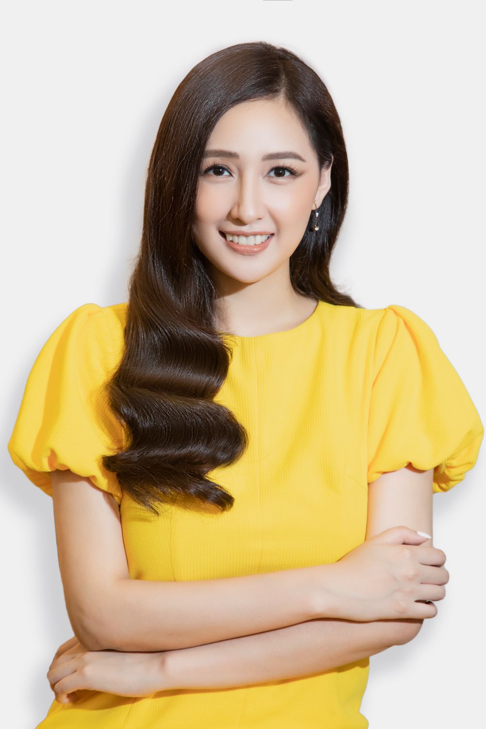 Hoa hậu Mai Phương Thúy cùng mái tóc óng mượt 
